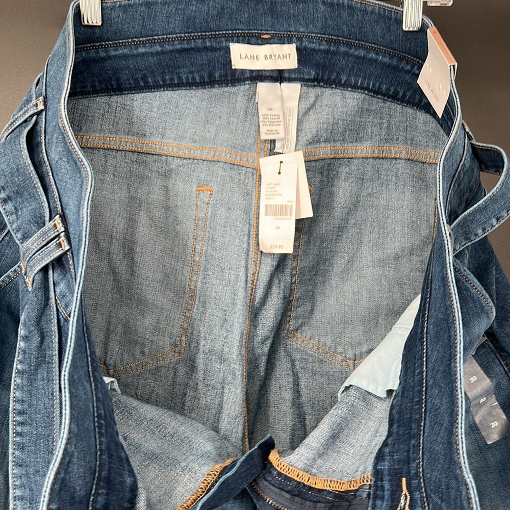 LANE BRYANT GIRLFRIEND SHORTS‎ - Picture 9 of 14
